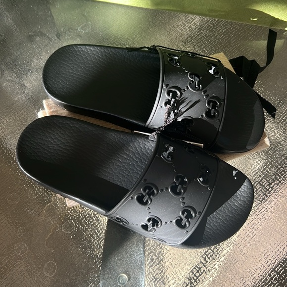 Gucci Women Rubber Pool Slides - Picture 1 of 9